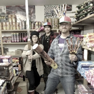 Josh, Jordon, Tannis getting some entertainment for the drive up. Sheldon Pearson photo.